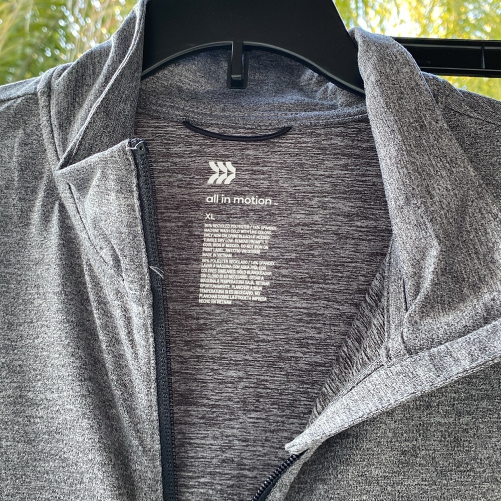 Zella Gray Activewear Set - Picture 3 of 6